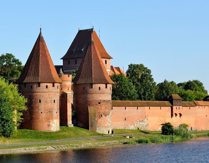 Castle Triathlon Malbork im. Bartosza Kubickiego: nogat river and malbork castle bridge bastions