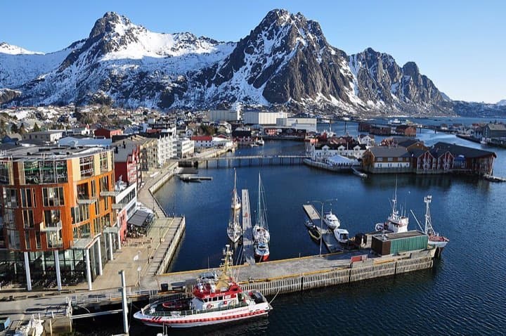 Lofoten Triathlon Extreme: svolvær harbour and town