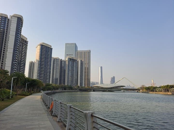 Race photo: IRONMAN 70.3 Hengqin