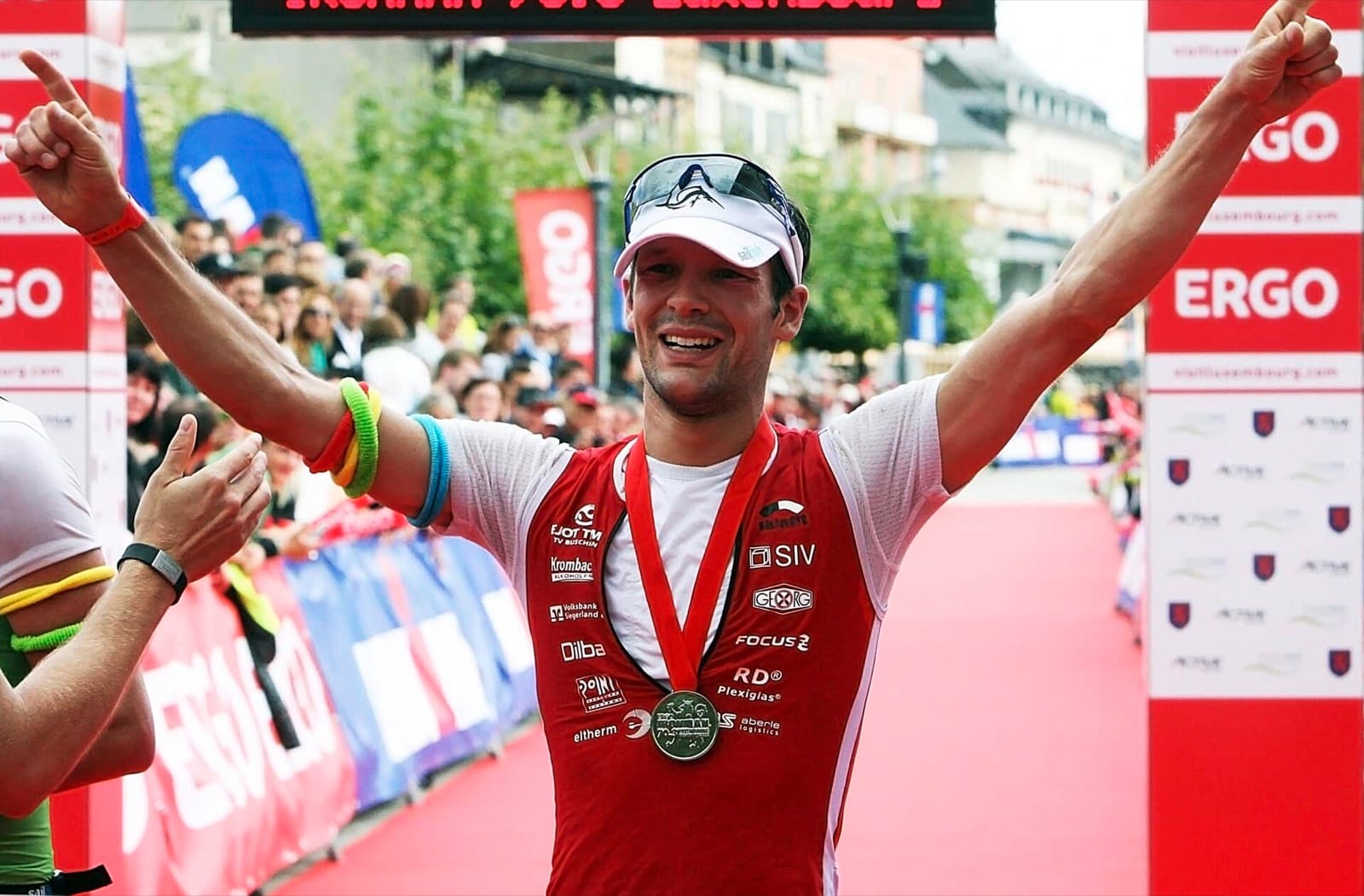 IRONMAN 70.3 Luxembourg Remich - Région Moselle: finish chute with crowd, ironman 70.3 luxembourg 2013