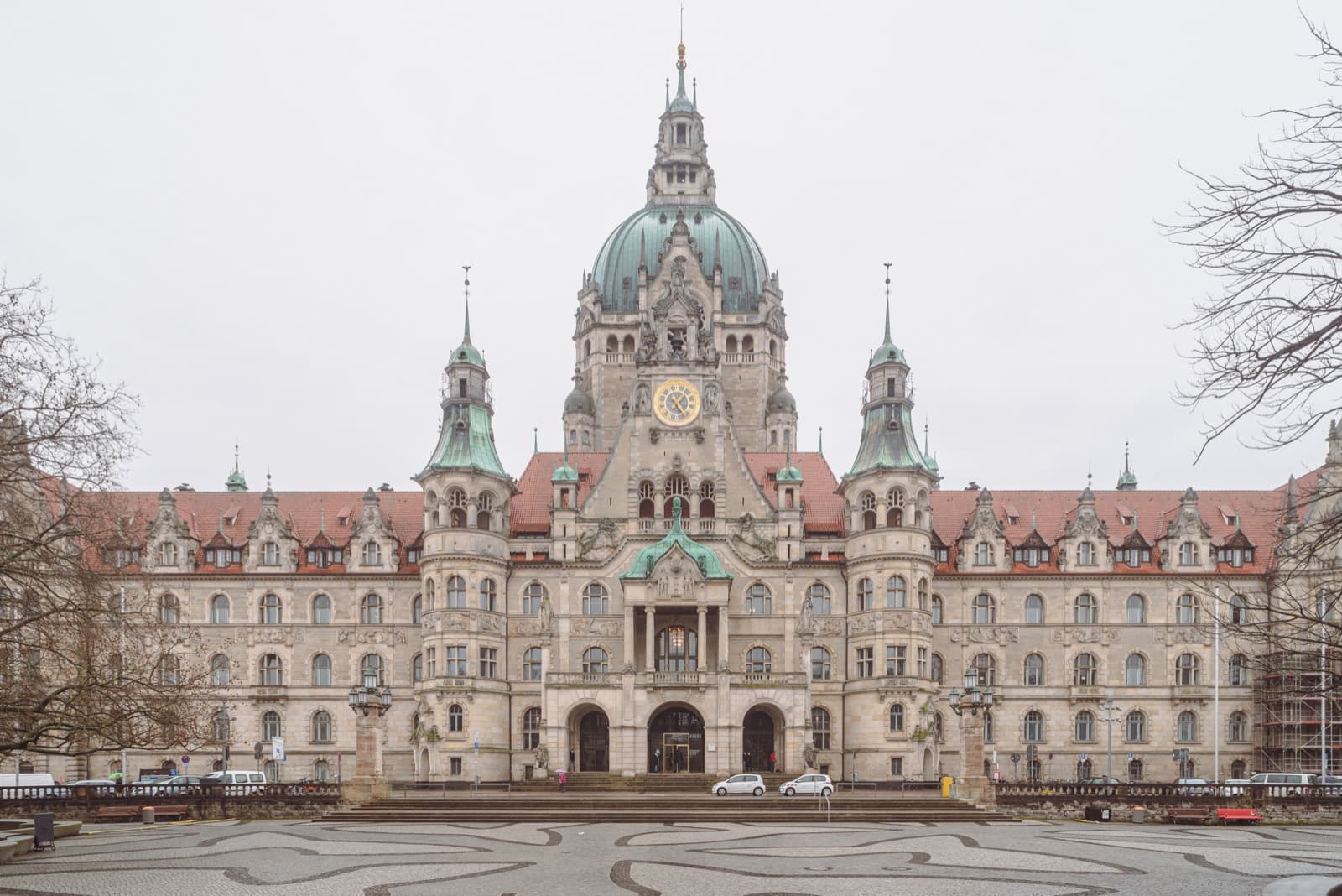 13. Altwarmbüchener Triathlon am 21./.22.8.2027: the new city hall across trammplatz, the adac hannover marathon start and a course landmark. — destination scenery near hannover; not a photo of this event.