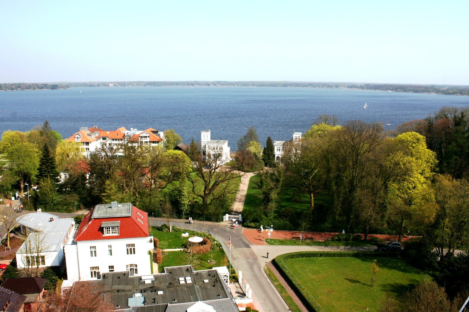 33. Bärentriathlon Bad Zwischenahn: panoramic view across the zwischenahner meer from bad zwischenahn, the bärentriathlon swim venue