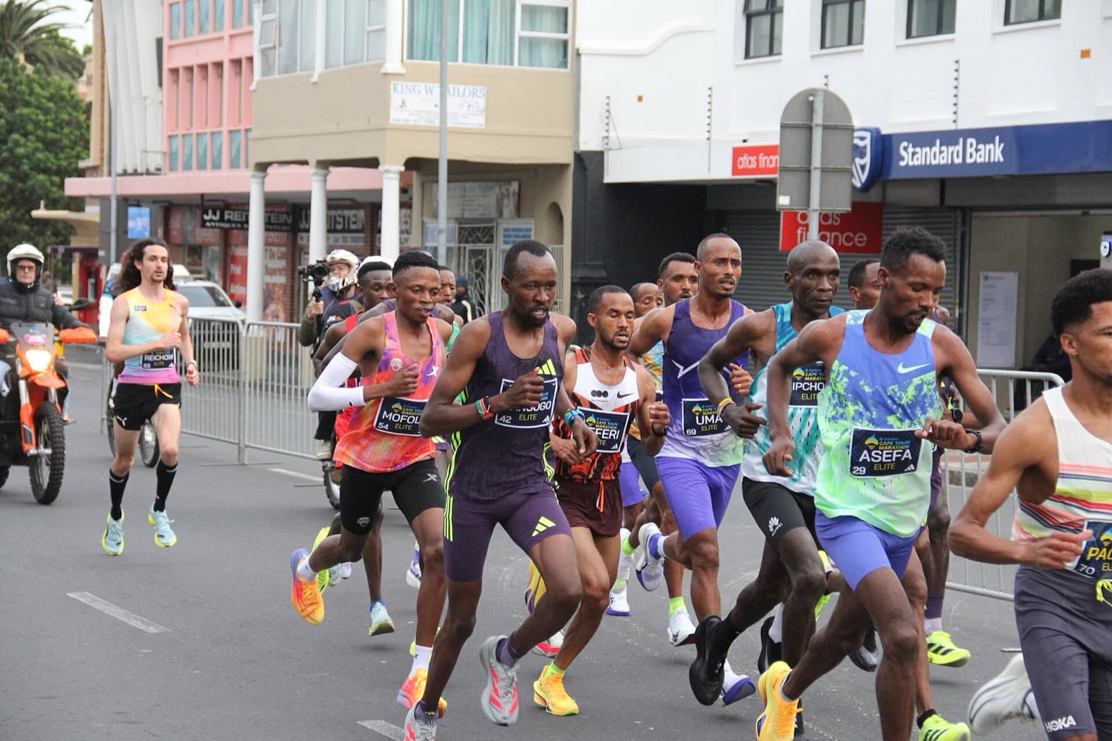 Sanlam Cape Town Marathon: lead elite men's pack on victoria road, sea point, 2026
