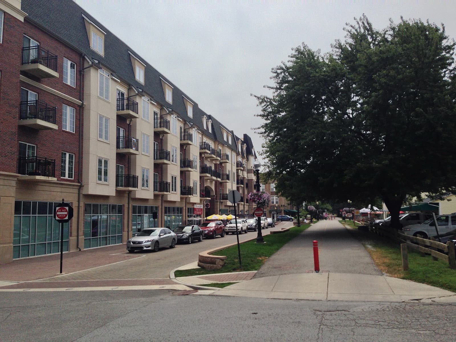 Carmel Marathon: monon greenway through downtown carmel, indiana