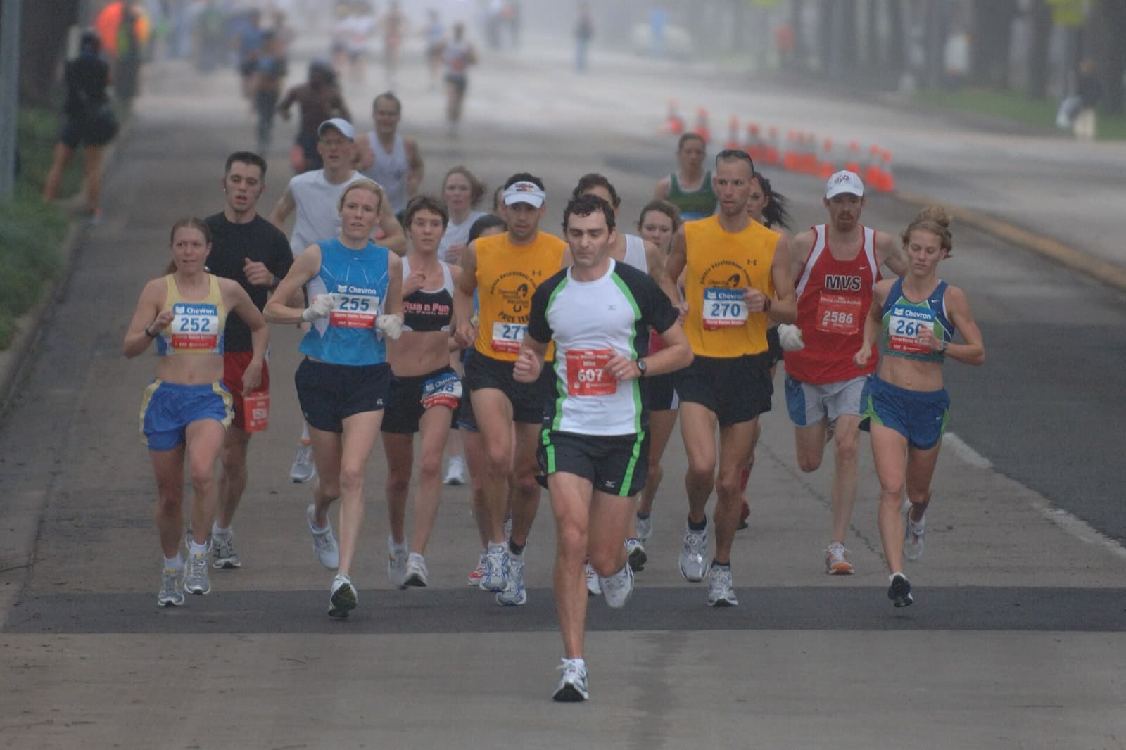 Chevron Houston Marathon: runners in the 2007 chevron houston marathon lead pack