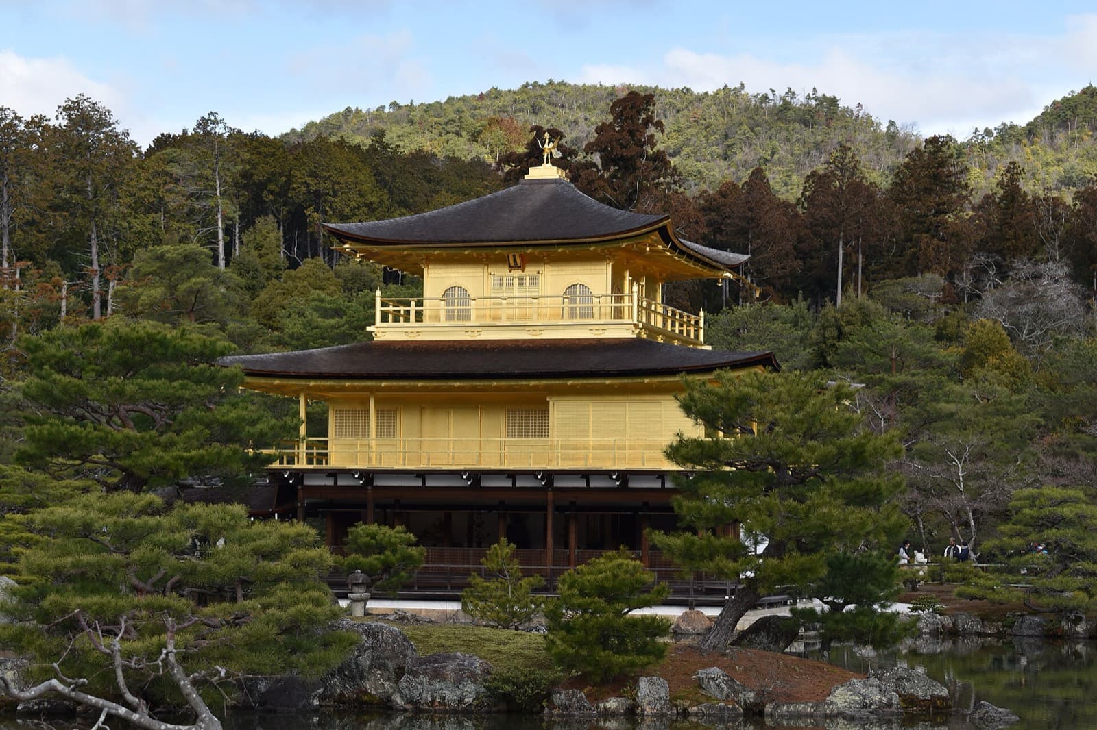 Kyoto Marathon: kinkaku-ji golden pavilion, one of the unesco sites on the course