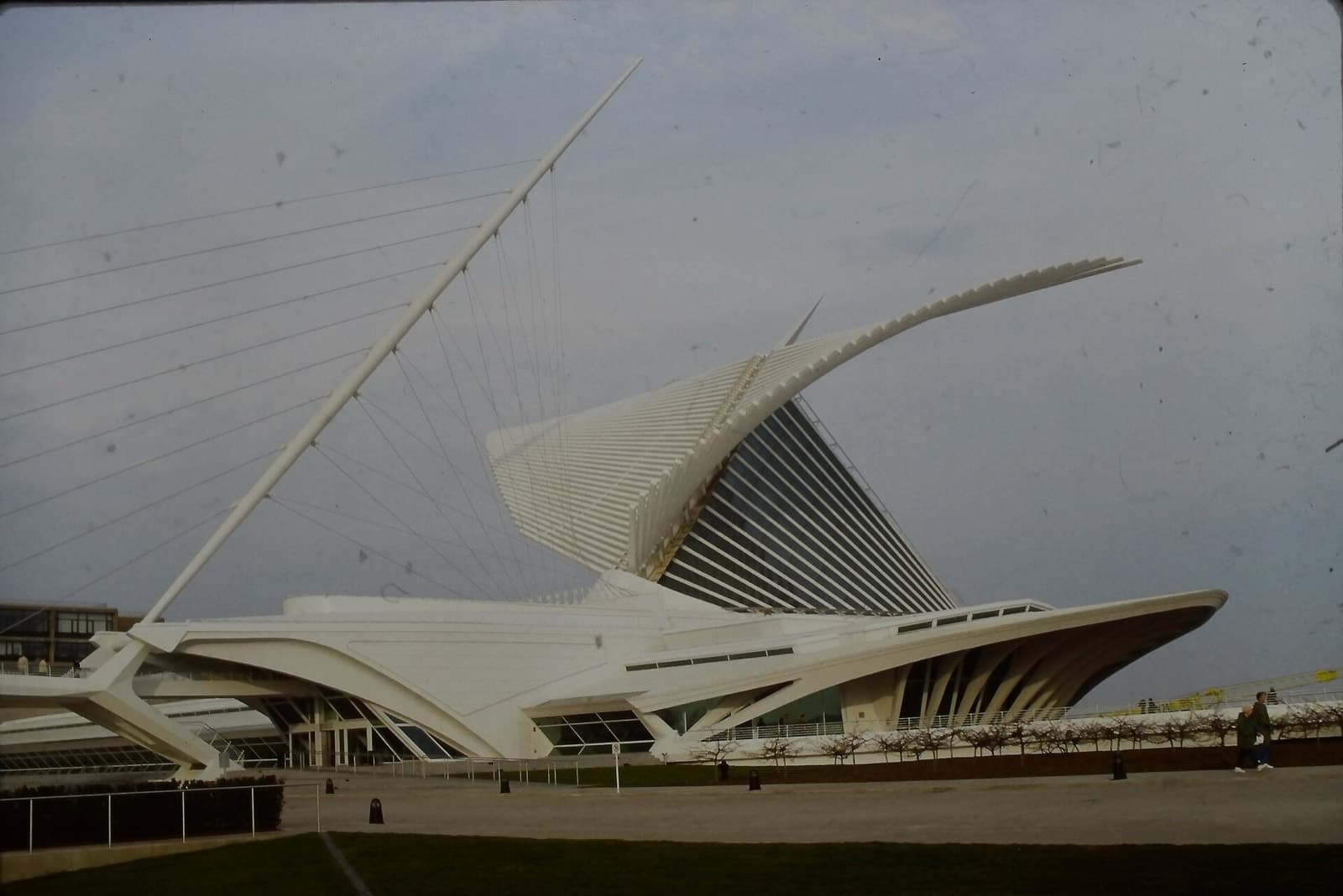 Milwaukee Marathon: milwaukee art museum's quadracci pavilion on the lakefront, passed on the course