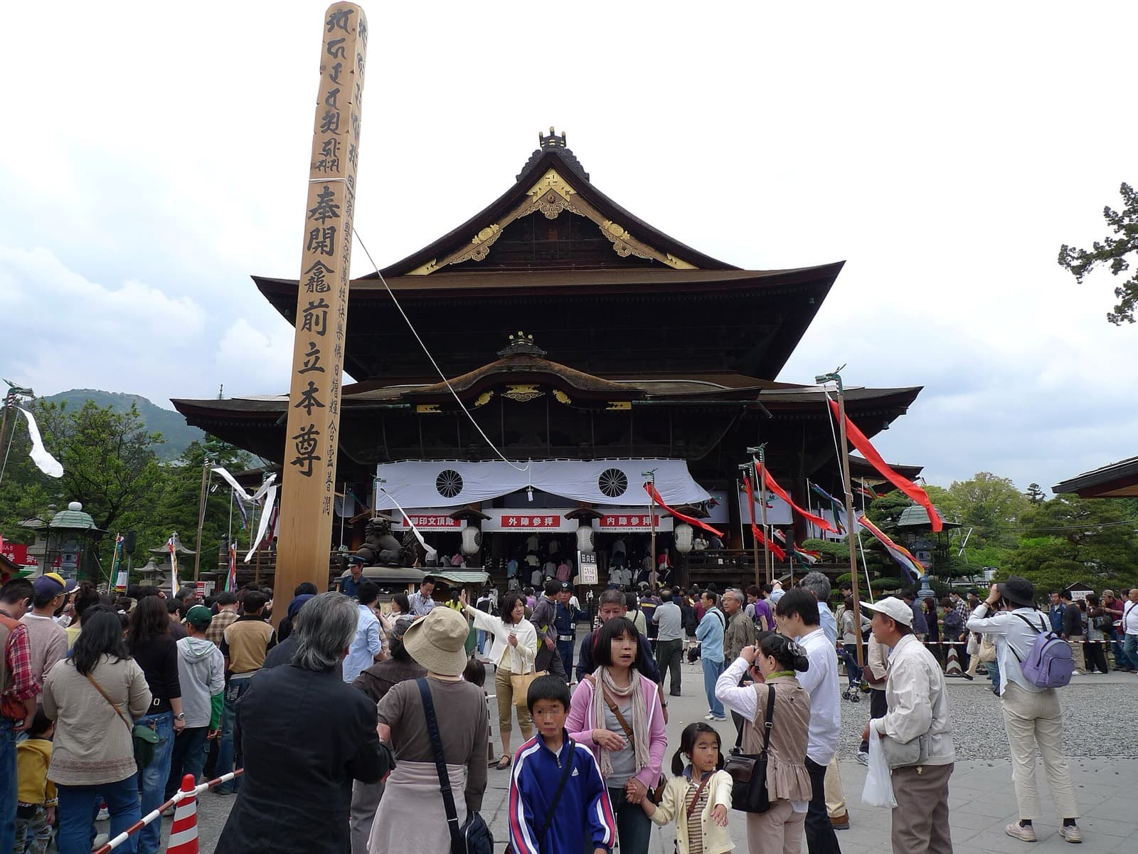 Nagano Marathon: zenkoji temple, passed on the first half of the course