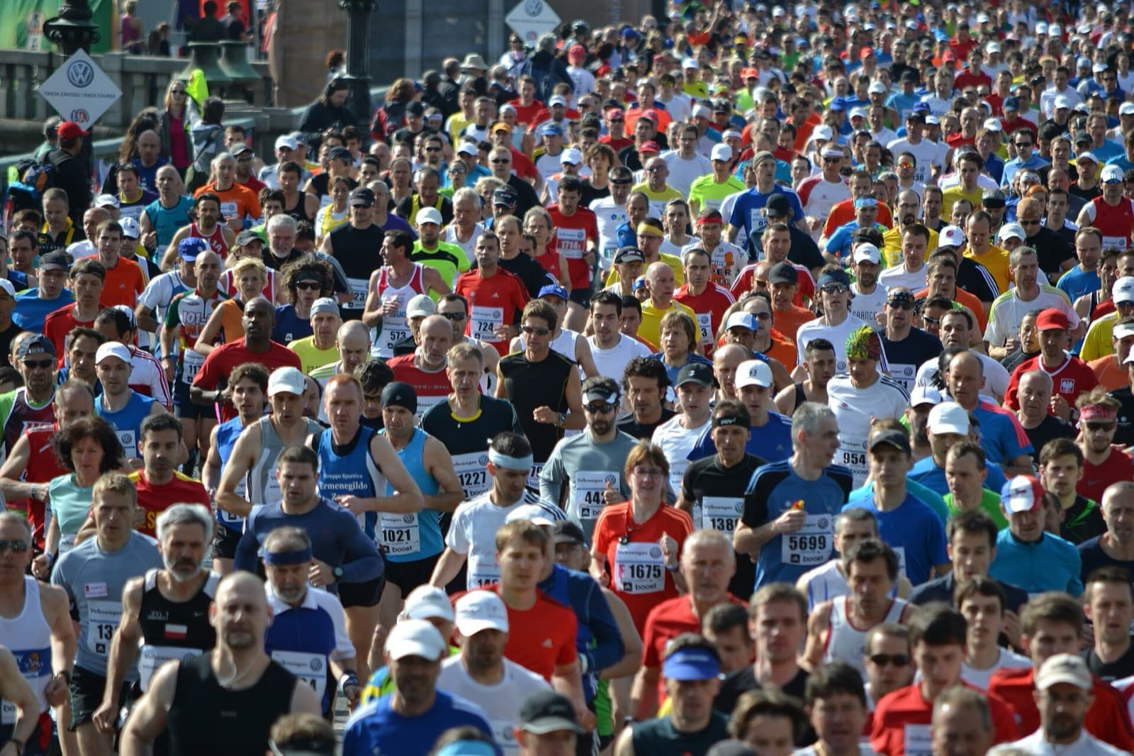 Volkswagen Prague Marathon: prague marathon runners