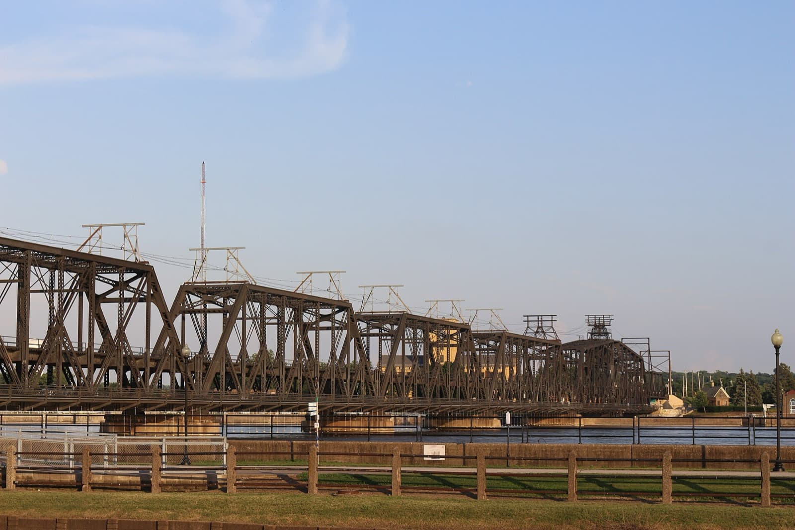TBK Bank Quad Cities Marathon: government bridge to arsenal island on the mississippi