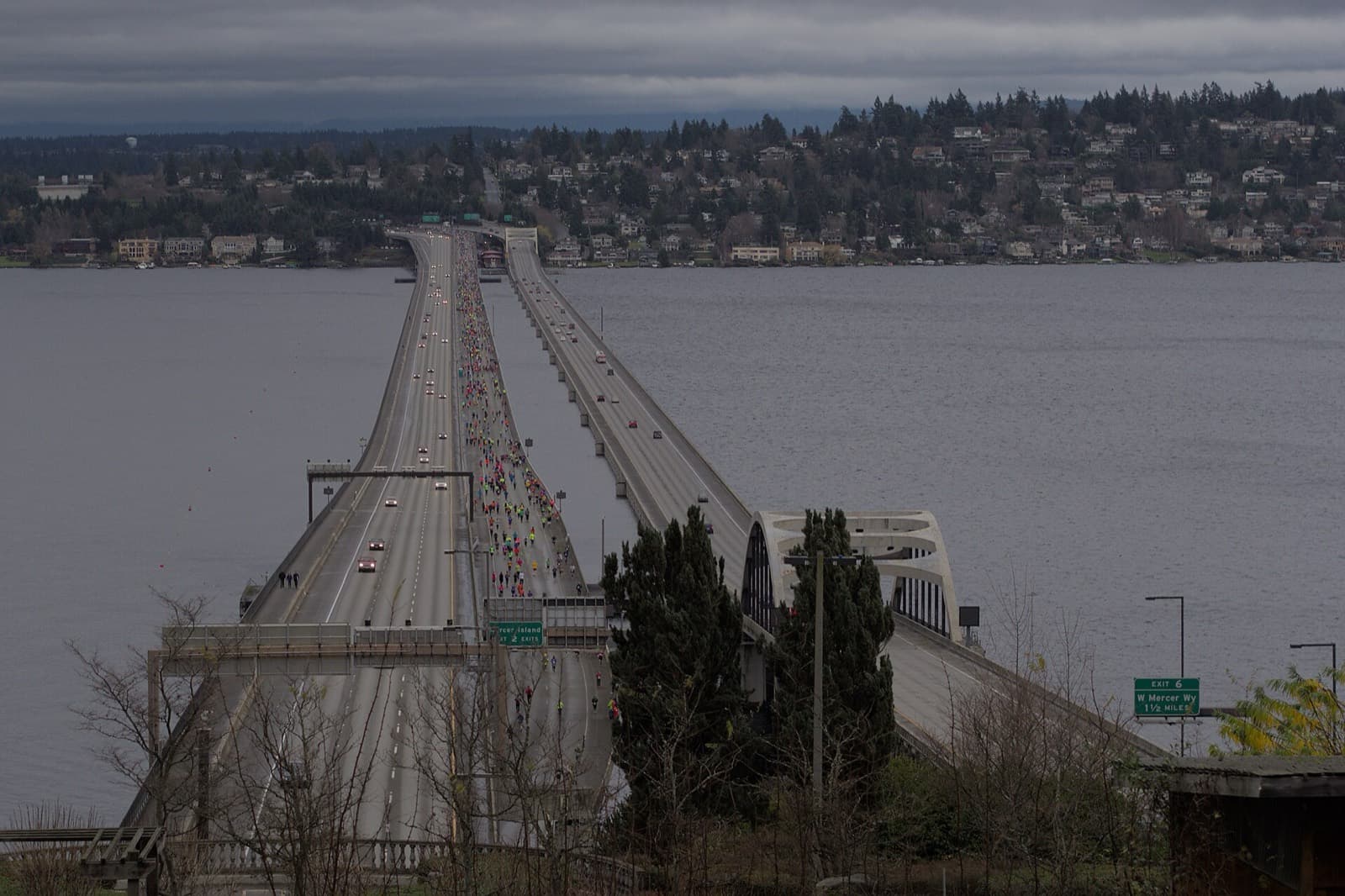 Seattle Marathon: runners on the homer m. hadley memorial bridge in the 2013 seattle marathon