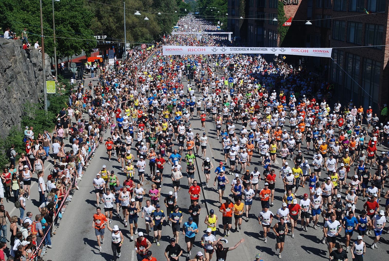 Stockholm Marathon: mass start of the stockholm marathon seen from above (2009)