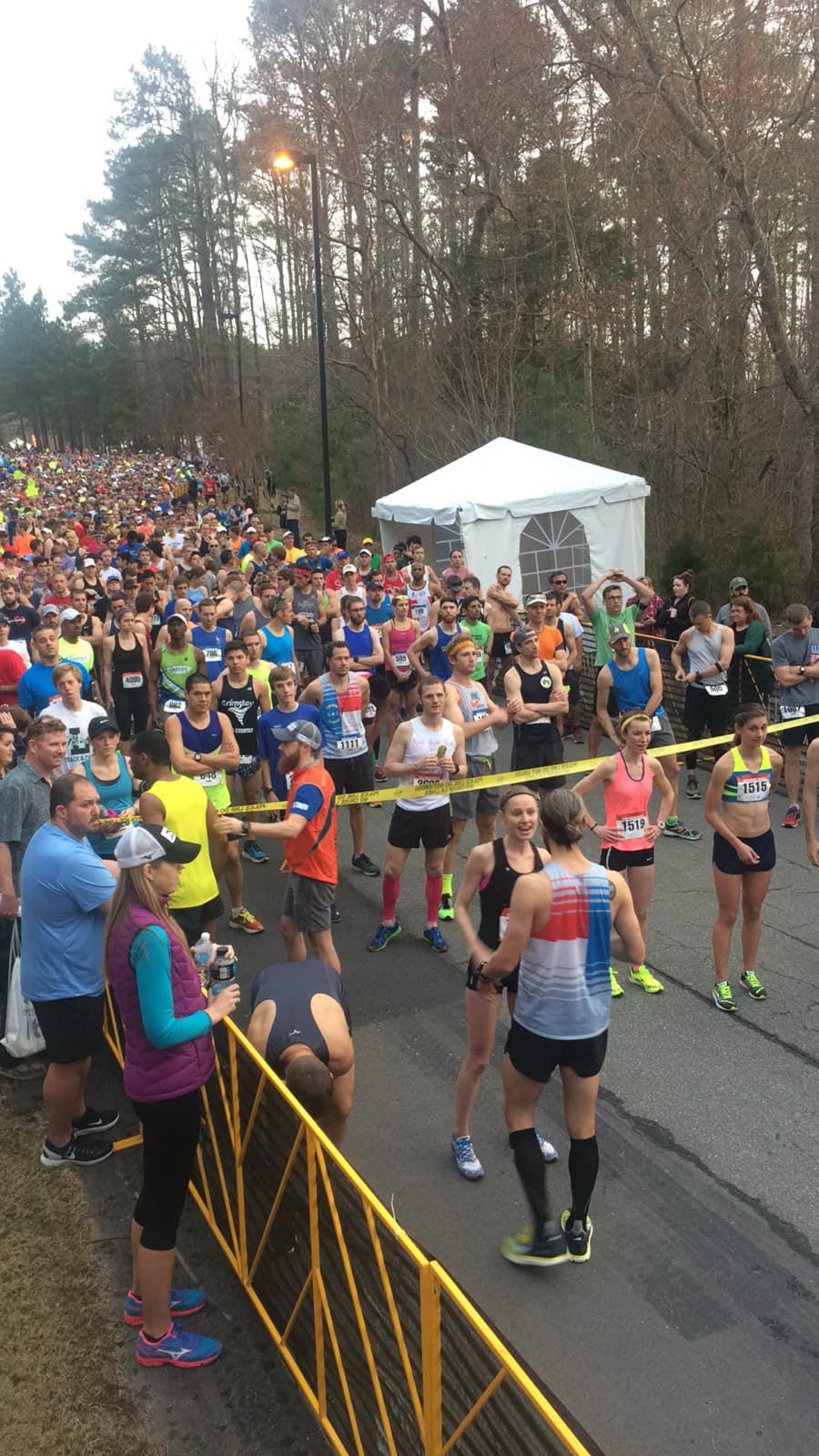 Tobacco Road Marathon: crowded start corral at the tobacco road marathon