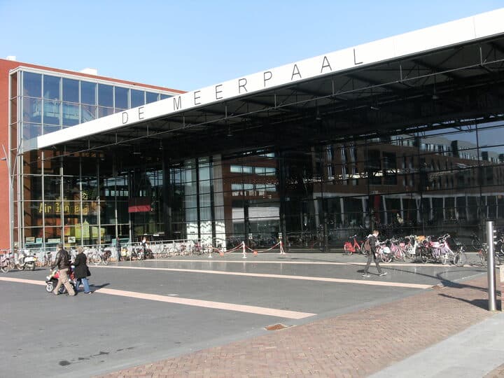 De Meerpaal and Meerpaalplein, Dronten