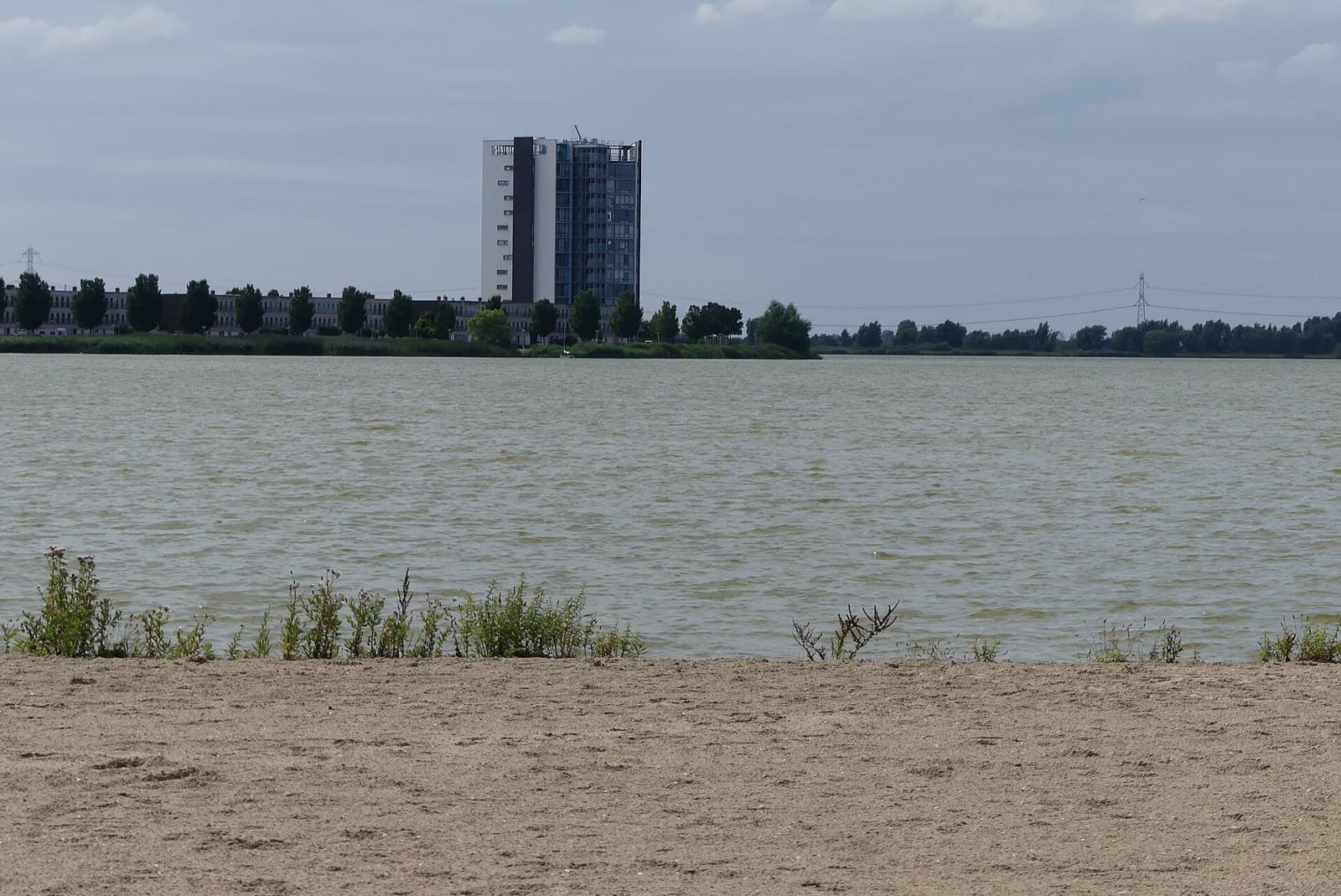 Triathlon Brabantse Wal: binnenschelde lake and beach