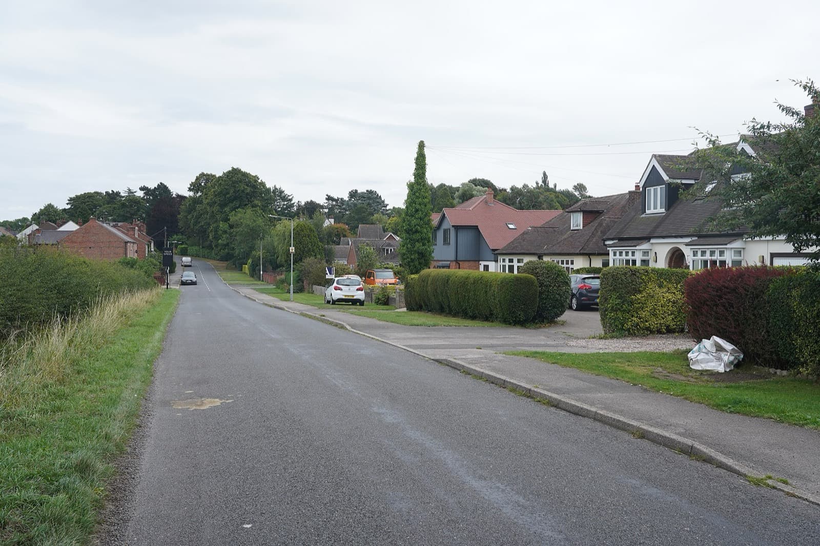 East Leake Pool Sprint Triathlon: village street in east leake, nottinghamshire