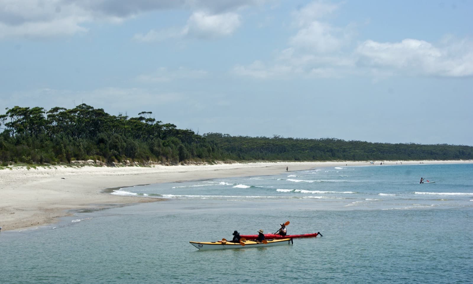 Shimano Husky Triathlon Festival (Big Husky) - Sprint: jervis bay beach and clear shallow water north of huskisson, the swim area