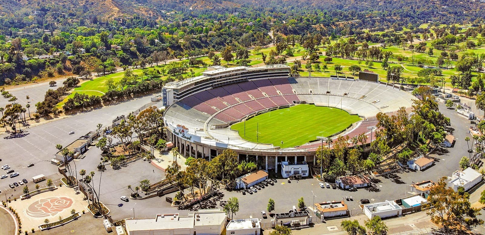Pasadena Triathlon (Rose Bowl): aerial view of the rose bowl and its grounds