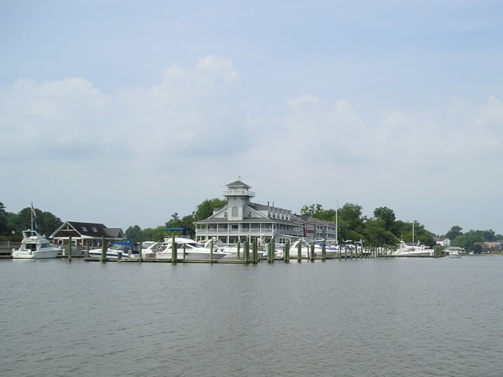 Smithfield Sprint Triathlon: smithfield station marina on the pagan river