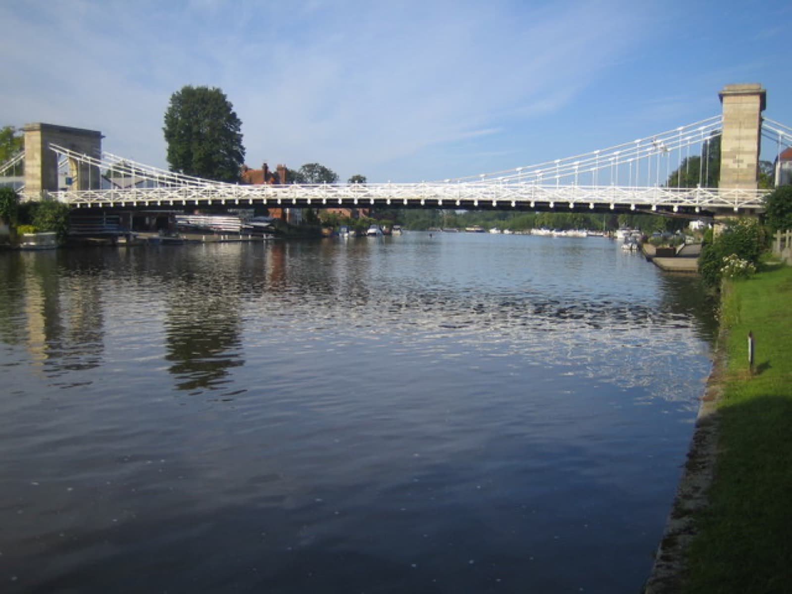 The One on the River (Marlow / Henley): thames and marlow suspension bridge