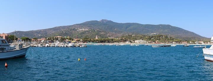 Elbaman: marina di campo bay and town