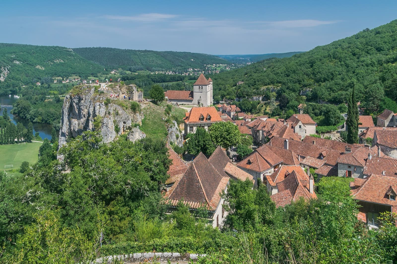 Triathlon XXL de Saint-Cirq-Lapopie: saint-cirq-lapopie village above the lot valley