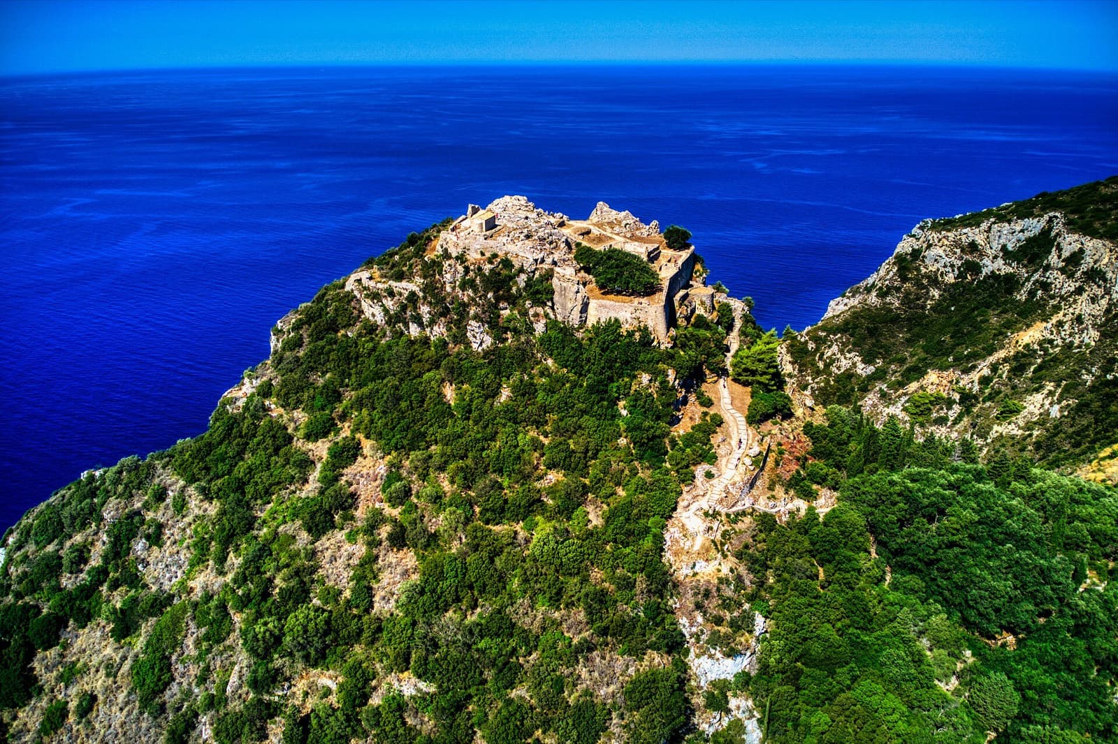 Greek Hero Xtreme Triathlon: angelokastro finish castle