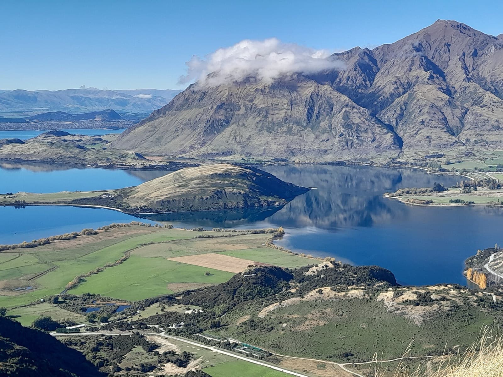 Challenge Wanaka Half (Gallagher Challenge Wanaka): lake wanaka with glendhu bay (2021-24 race venue) in the foreground