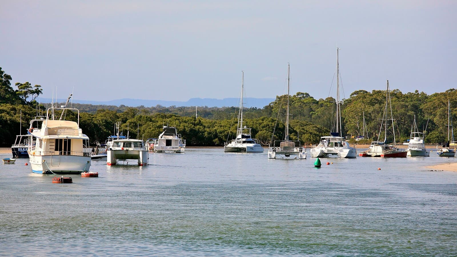 Husky Ultimate (Long Course) Triathlon: boats on jervis bay at huskisson (venue, not race day)