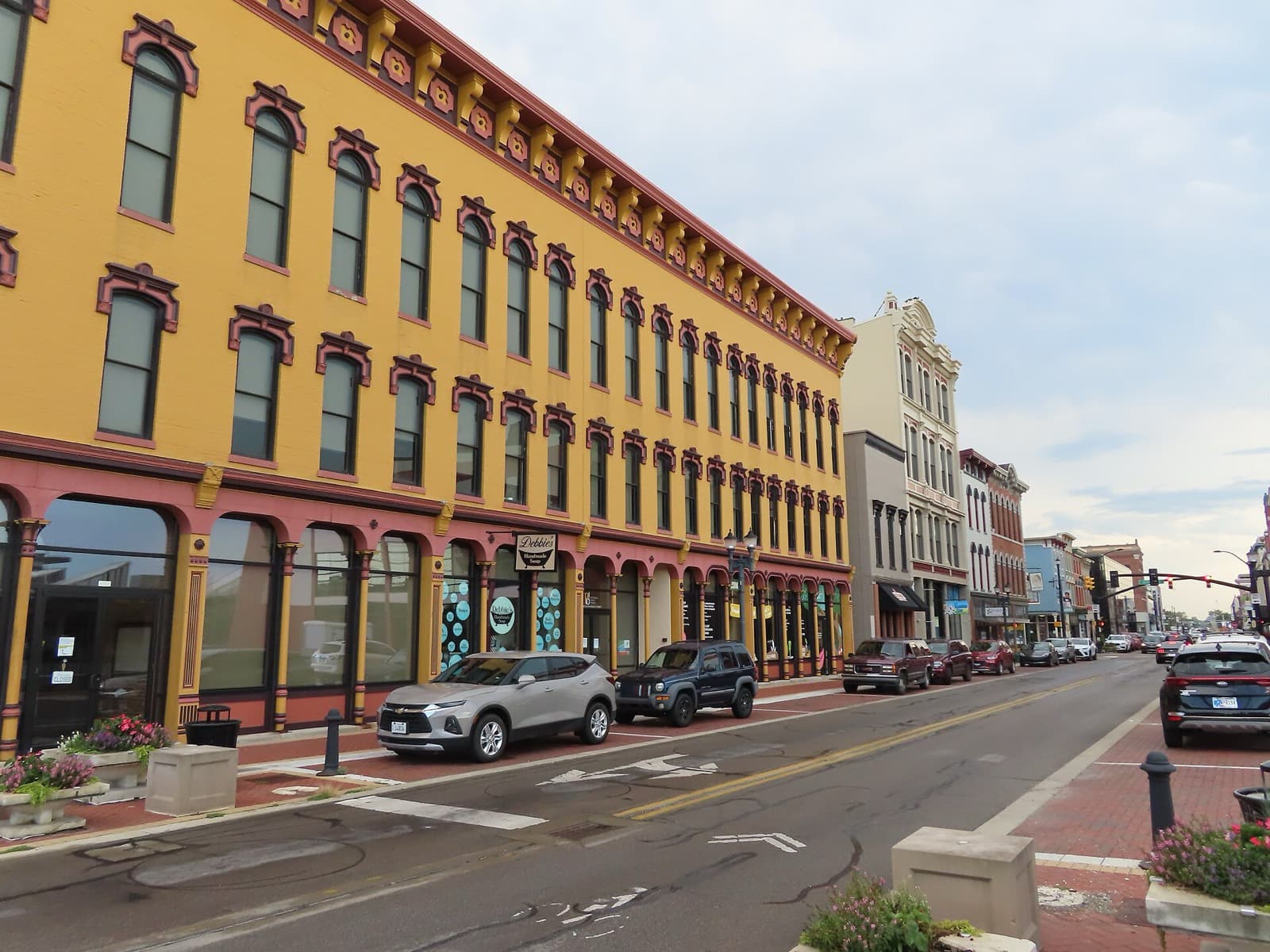 IRONMAN 70.3 Muncie: historic downtown muncie, indiana street scene