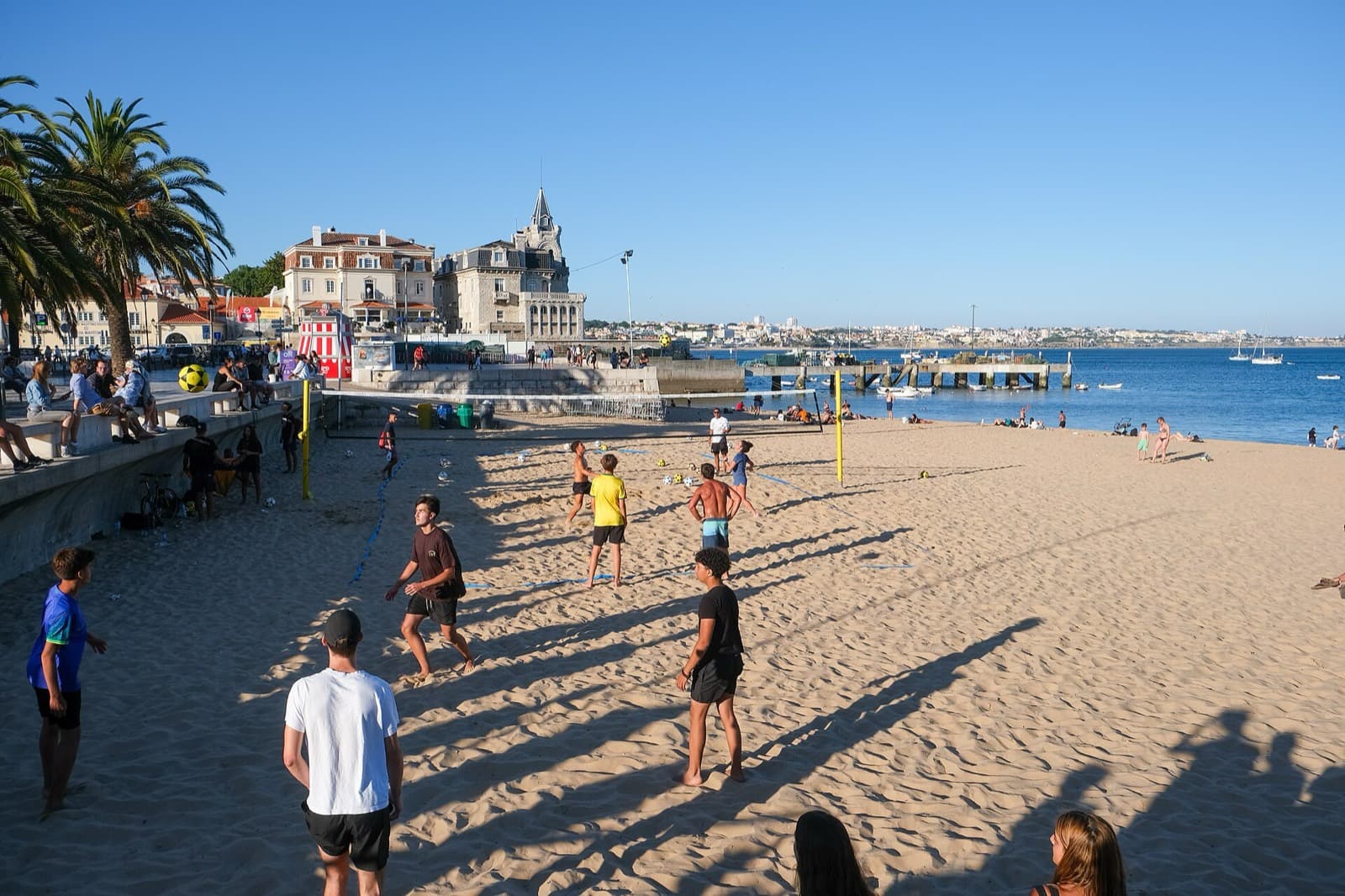 IRONMAN 70.3 Portugal-Cascais: cascais bay beach near ribeira (swim venue)