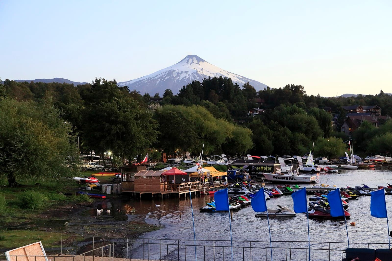 IRONMAN 70.3 Pucon: lake villarrica and the volcano (swim venue)