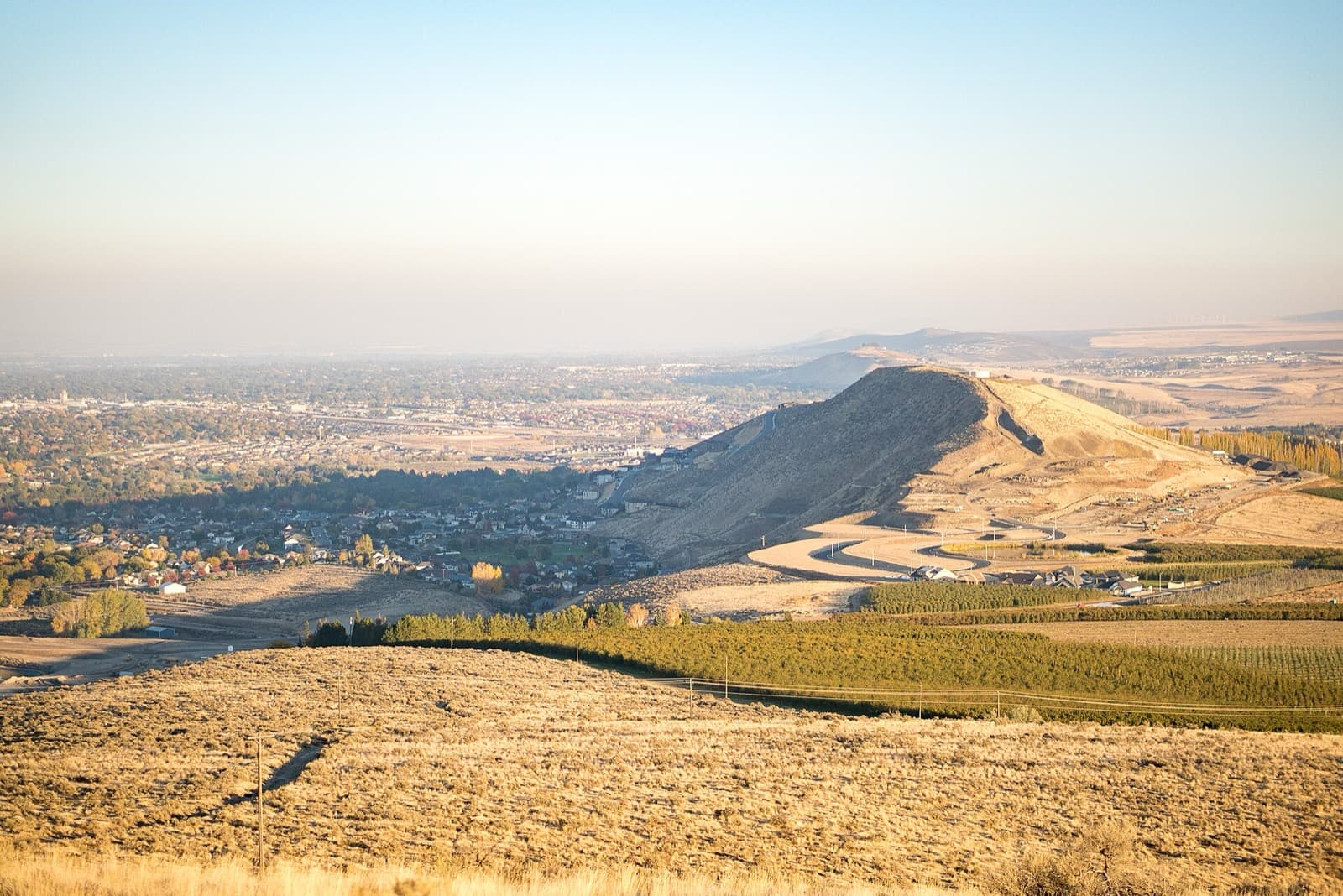 IRONMAN 70.3 Washington Tri-Cities: badger mountain above richland, on the bike course climb