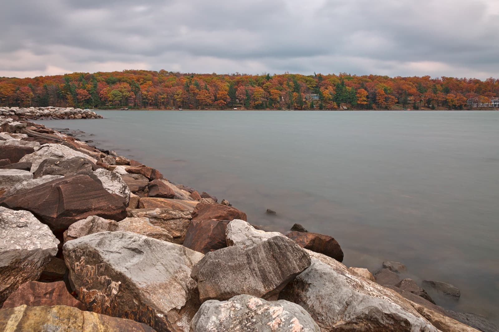 SavageMan 70.0: deep creek lake (state park shoreline) in autumn colour