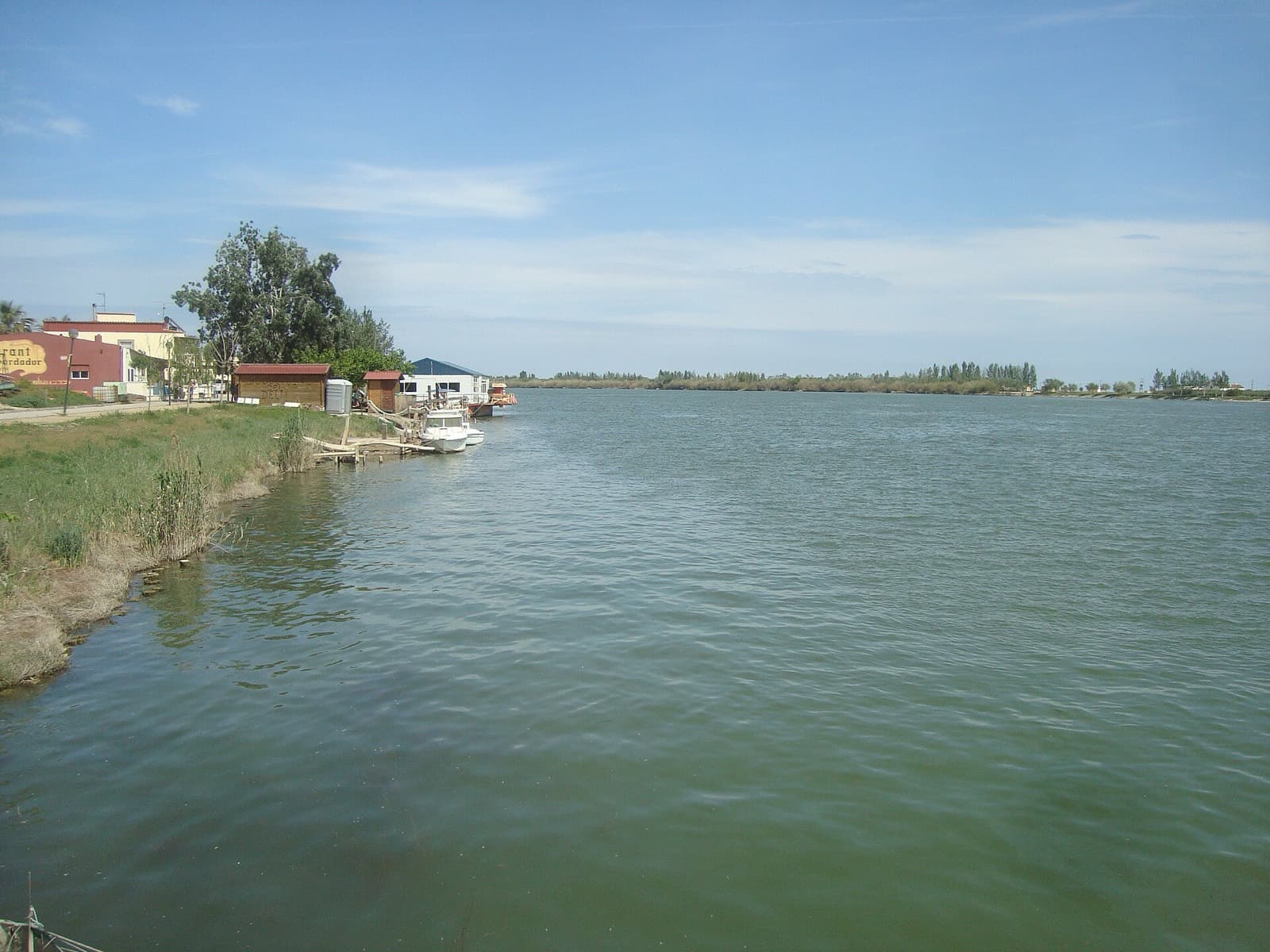 TriTour Deltebre (Medio / Half): ebro river at deltebre (swim venue)