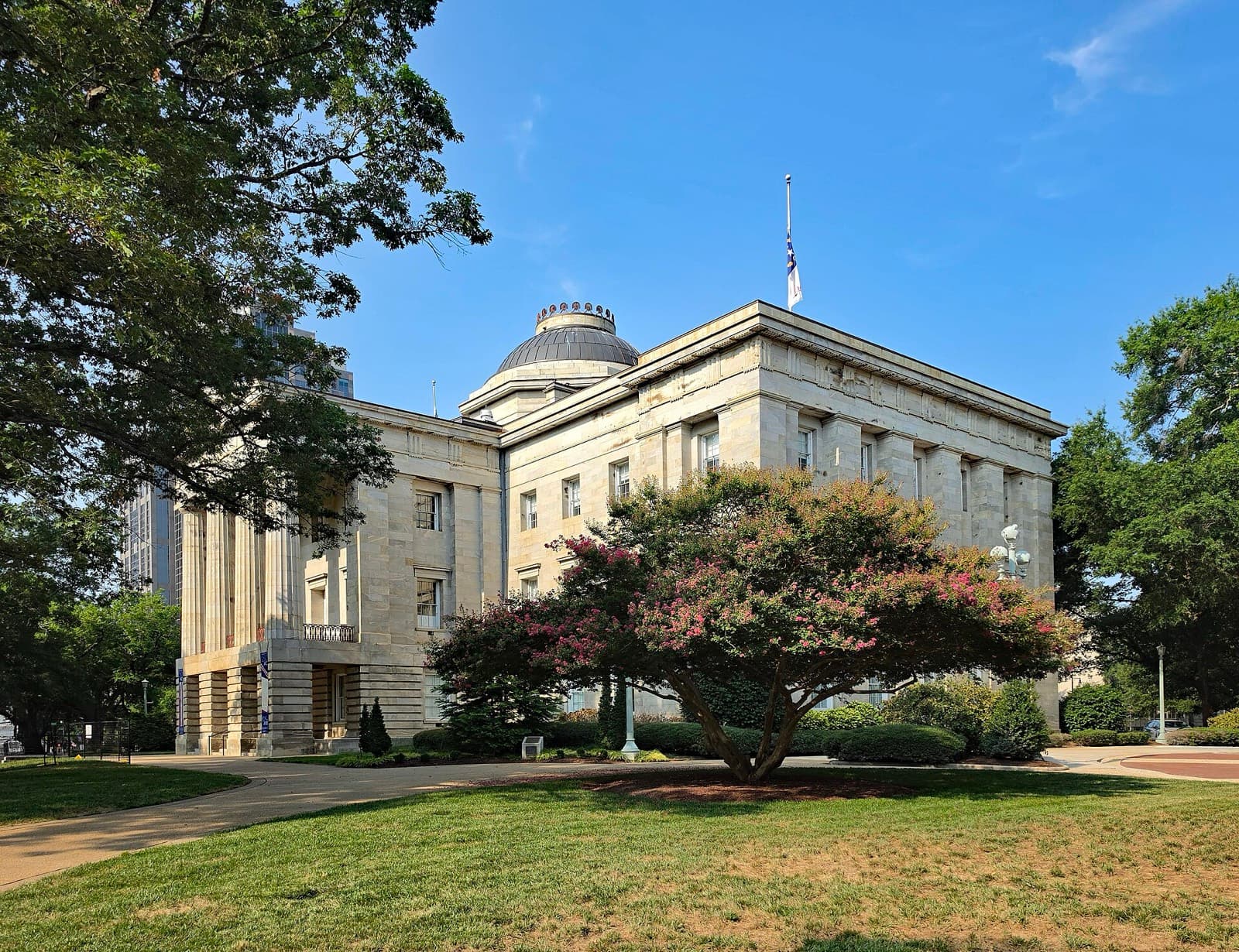 City of Oaks Marathon: north carolina state capitol, which the course passes near the start