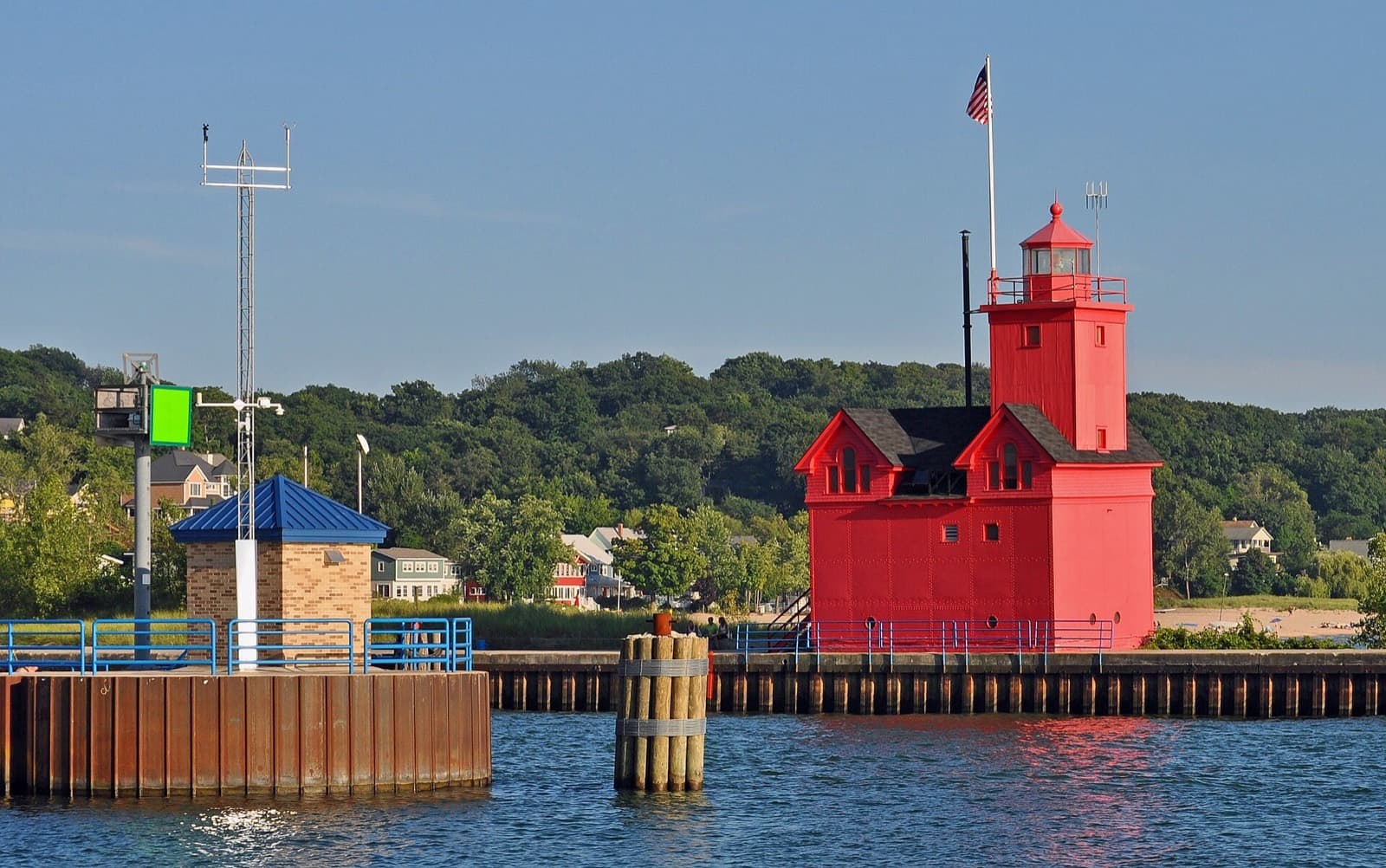 Holland Haven Marathon: big red lighthouse at holland harbor, michigan