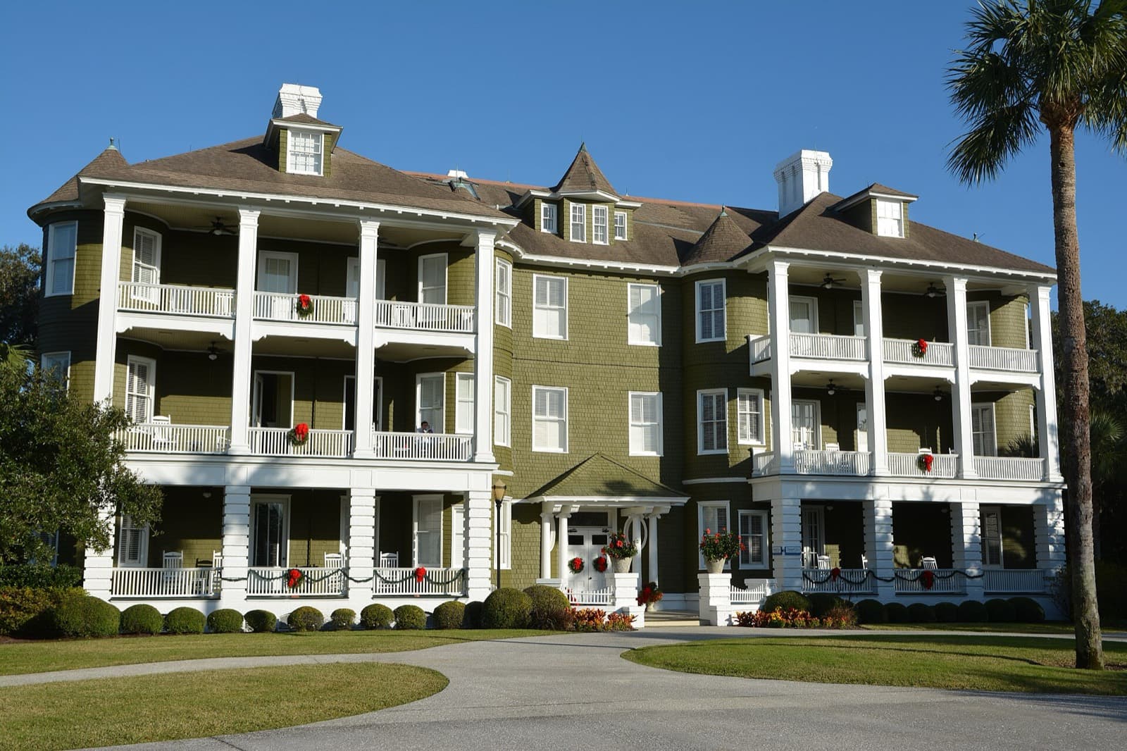 Run Jekyll Island Marathon: jekyll island club historic district, passed on the course