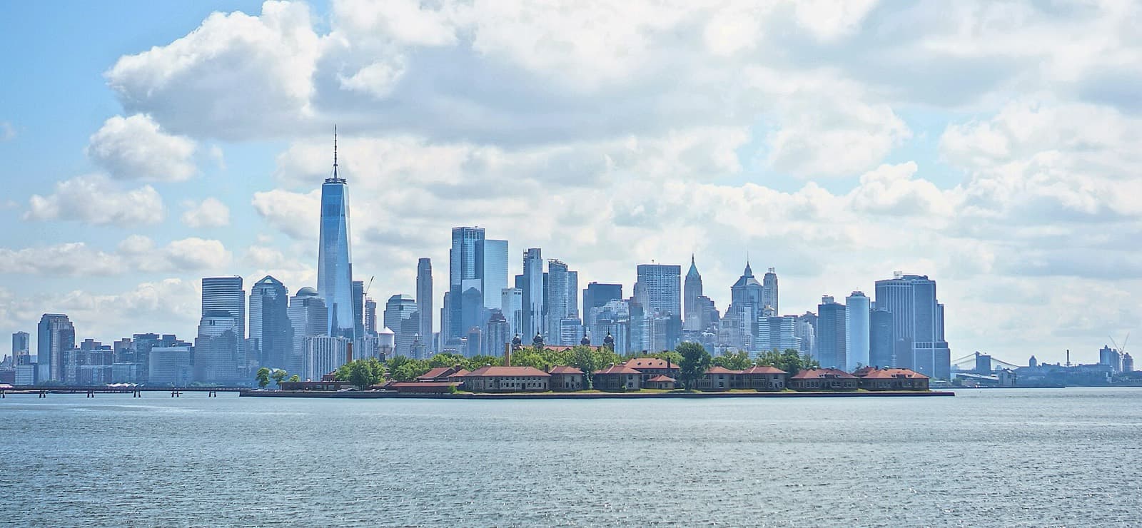 Jersey City Marathon: lower manhattan skyline and ellis island from liberty state park, jersey city