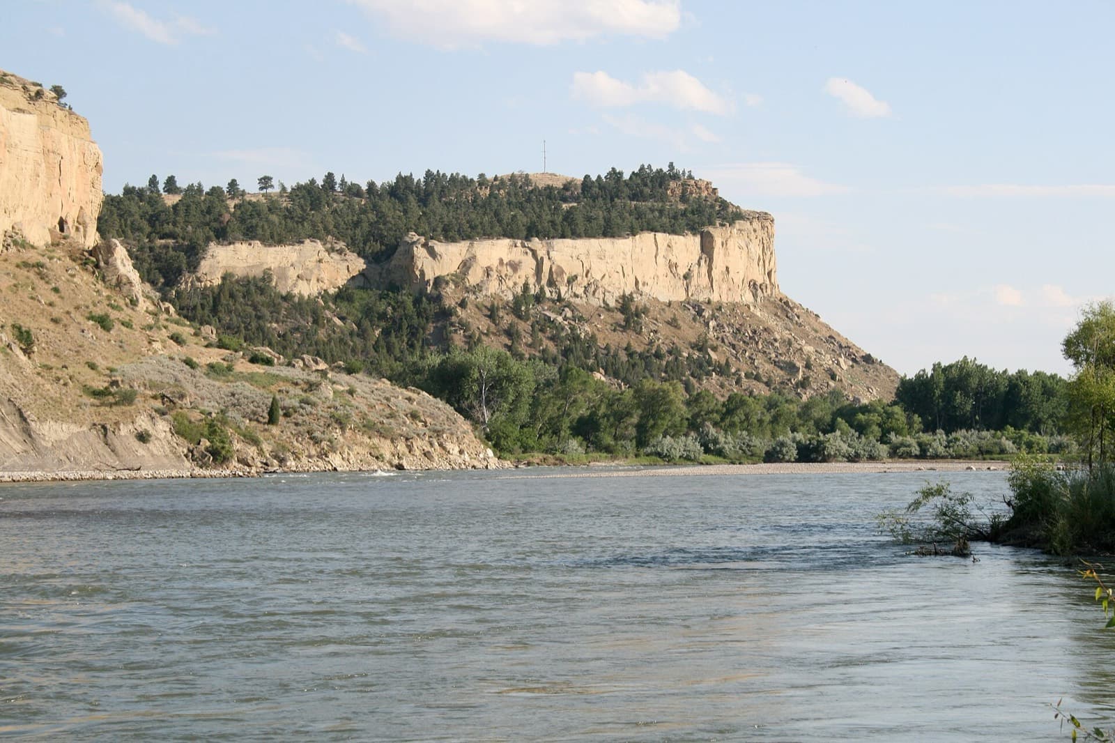 Montana Marathon: rimrock cliffs and the yellowstone river at billings, the finish city