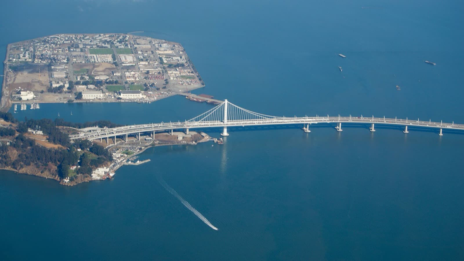 Oakland Marathon: eastern span of the bay bridge to yerba buena island, the out-and-back at miles 11 to 20