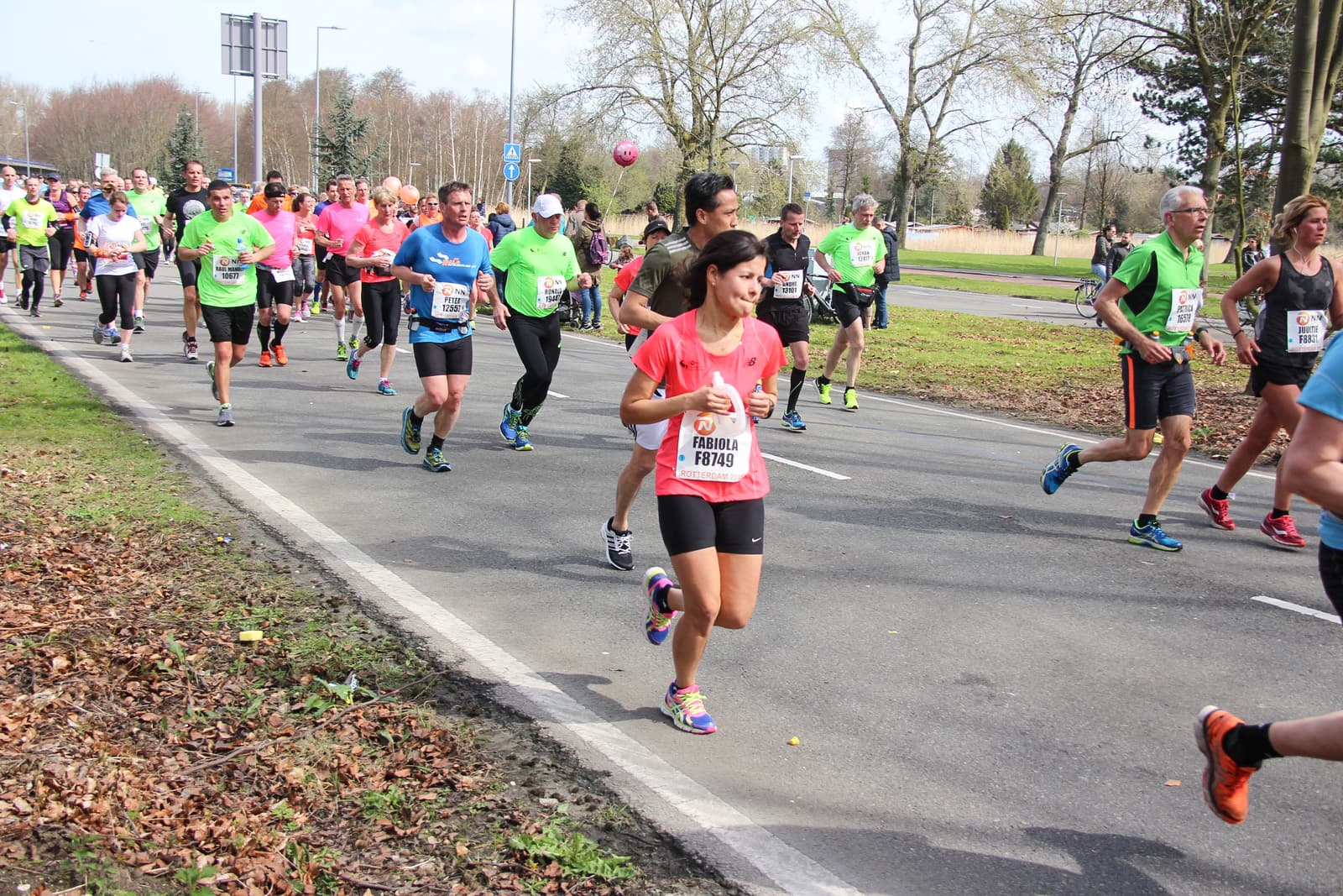 NN Marathon Rotterdam: runners on the rotterdam course