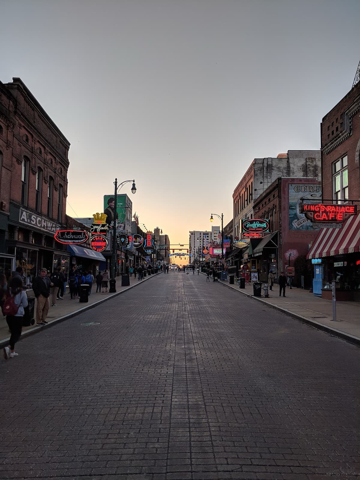 St. Jude Memphis Marathon: beale street at dusk, the start district of the marathon