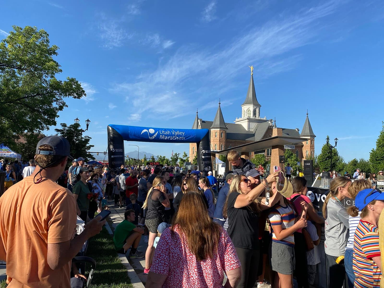 Utah Valley Marathon: finish area at the provo courthouse on race day