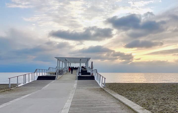 Boardwalk deck at Inage Beach, Chiba