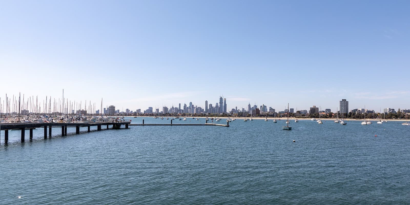 2XU Triathlon Series (St Kilda): st kilda bay with melbourne skyline from the pier