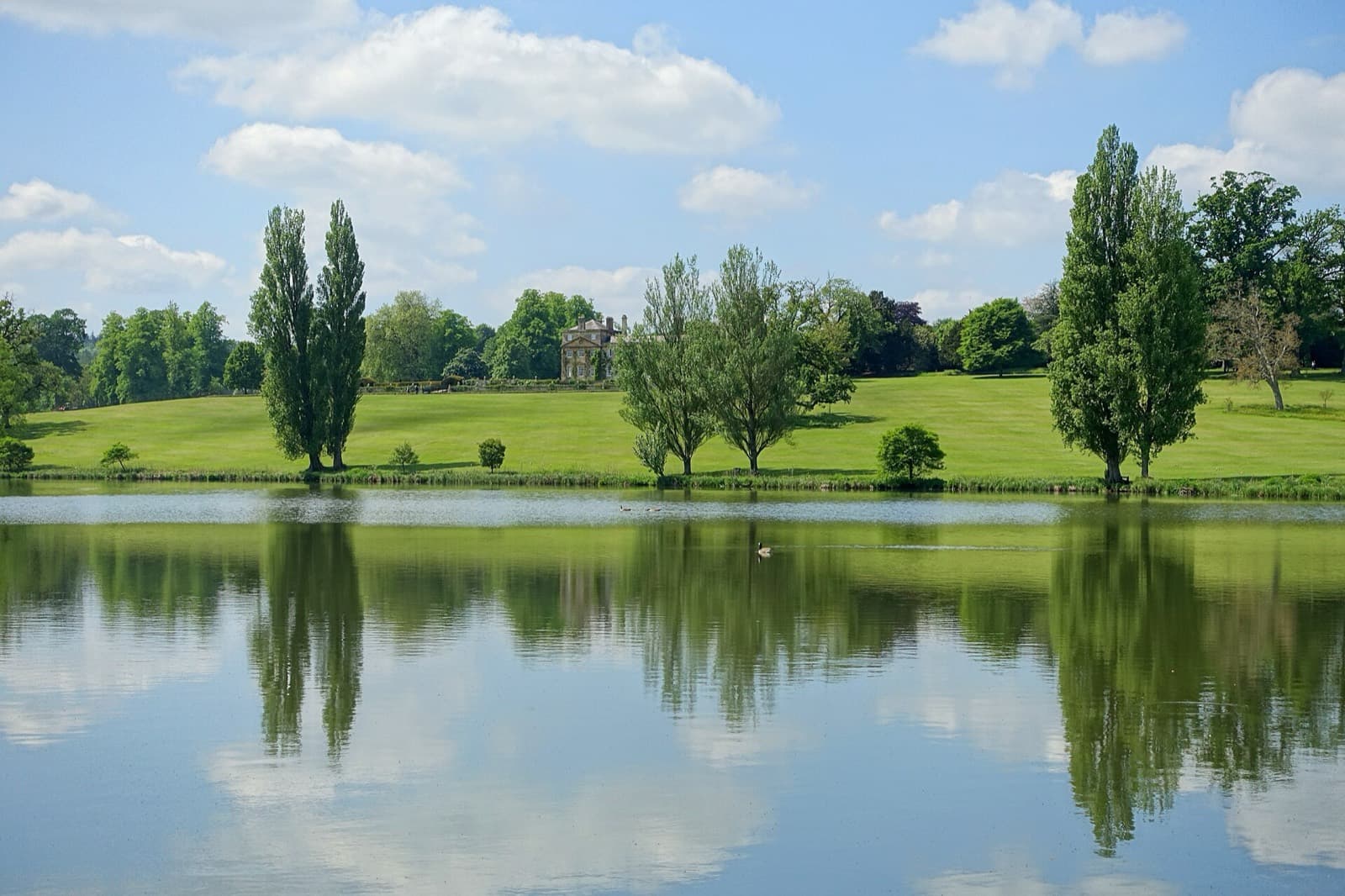 Bowood House Triathlon: bowood lake and house