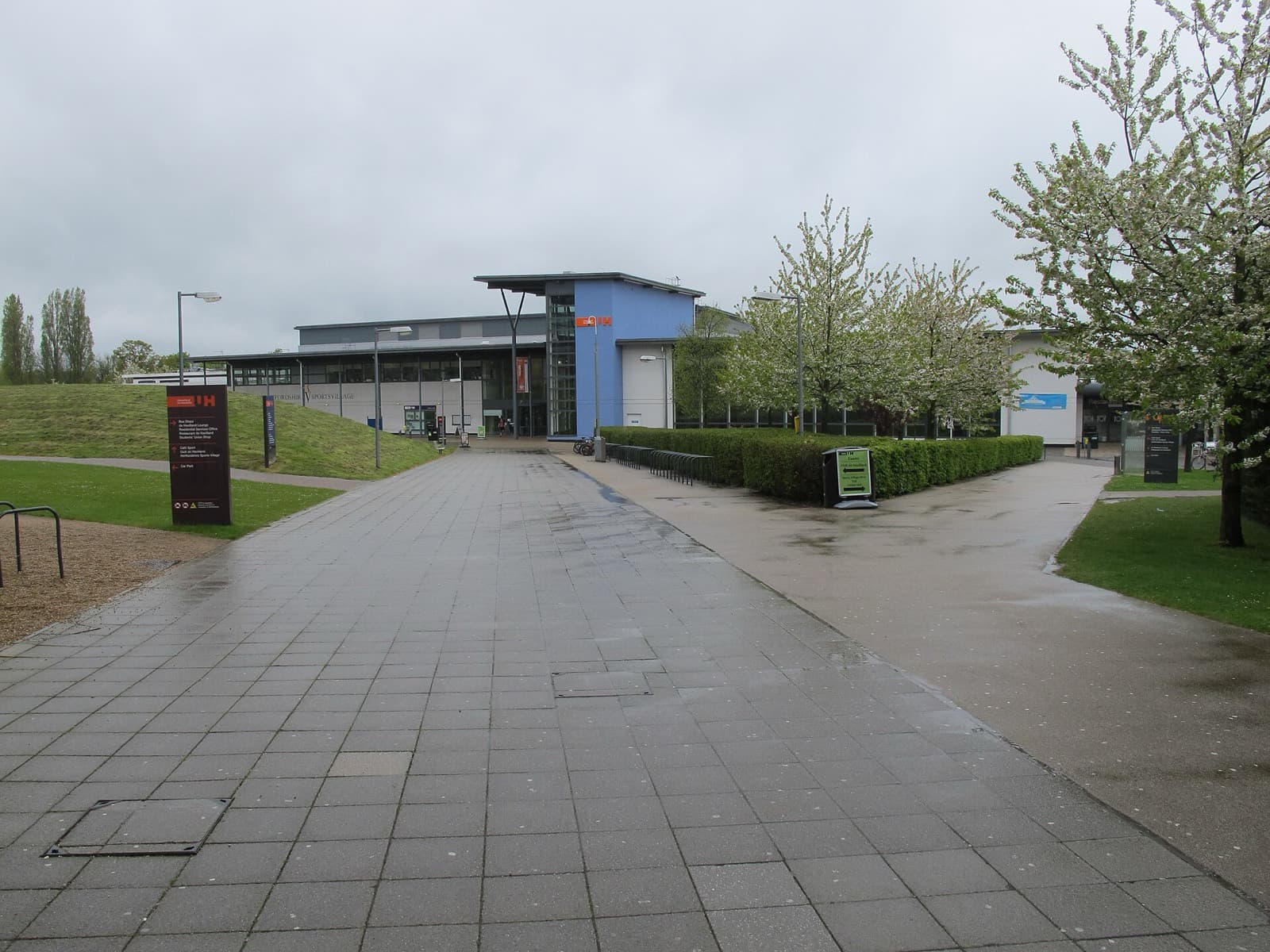 HSV Sprint Triathlon (Hatfield): hertfordshire sports village exterior (pool swim venue)