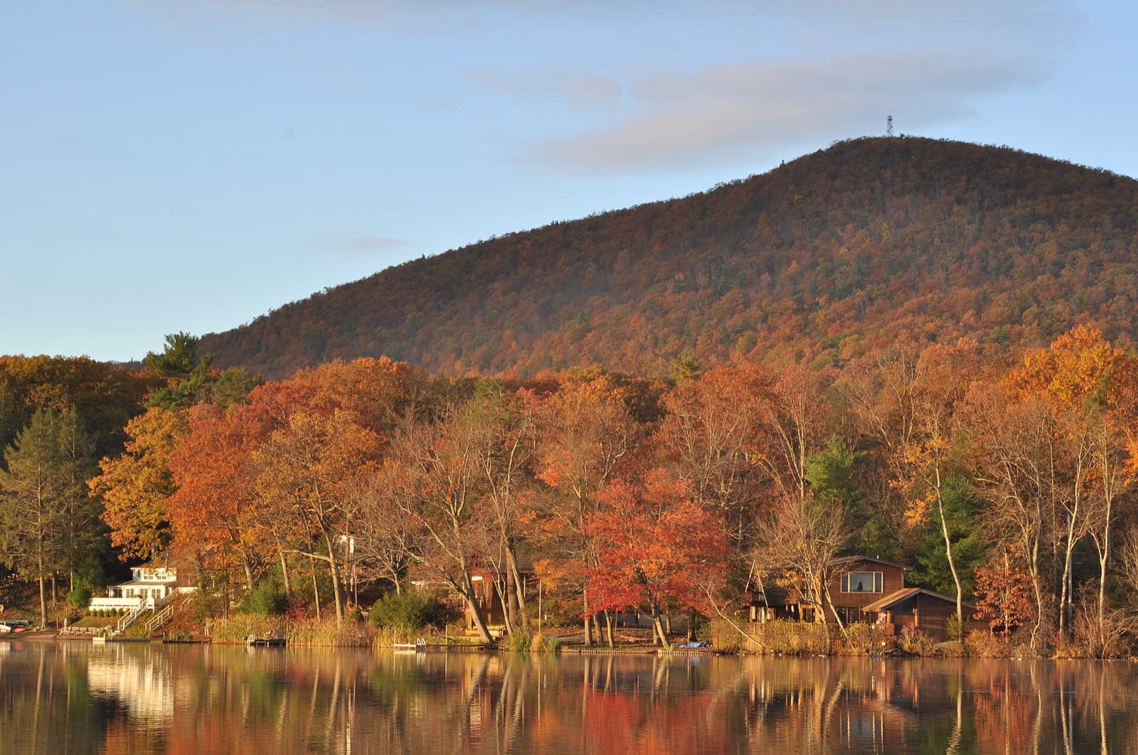 Stissing Triathlon: stissing mountain and stissing pond in autumn