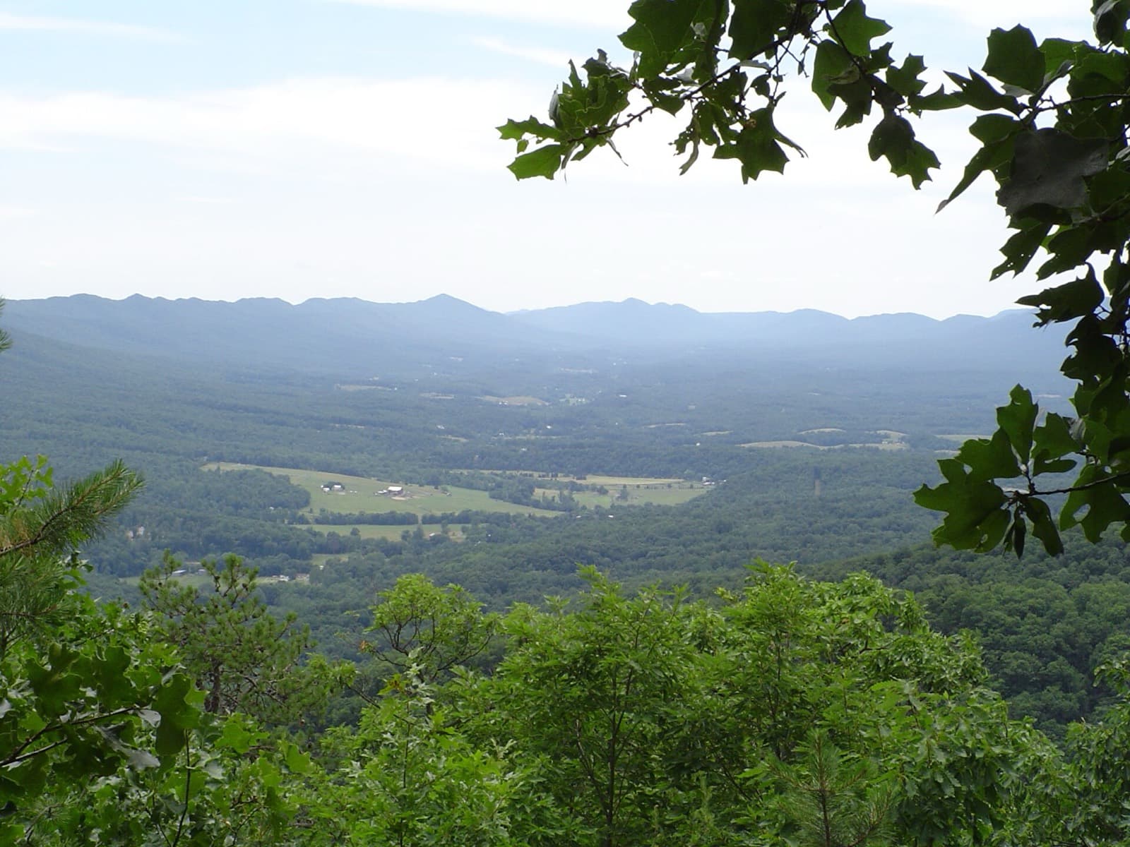 Old Dominion 100 Mile Cross Country Run: fort valley seen from a massanutten mountain overlook, the valley the course loops around